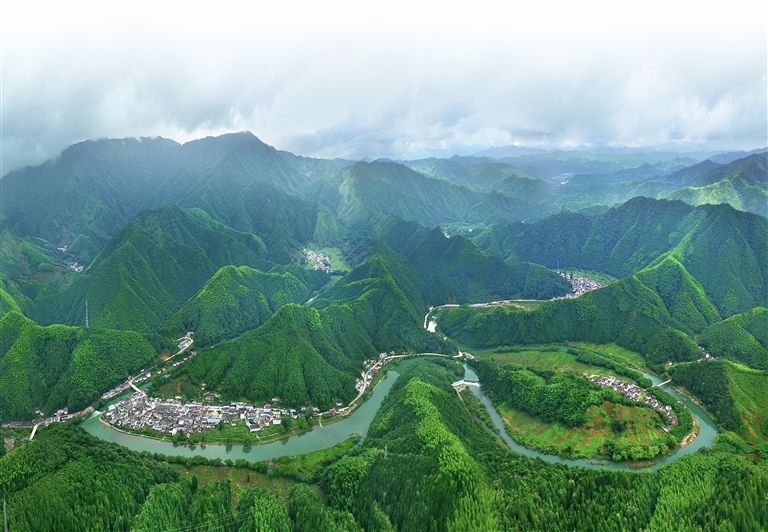 山水筑梦绿生金