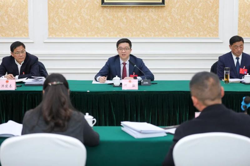 何毅在参加黟县代表团审议时强调  抢抓机遇 乘势而上 发挥优势 奋力开创各项工作新局面 迈上高质量发展新台阶