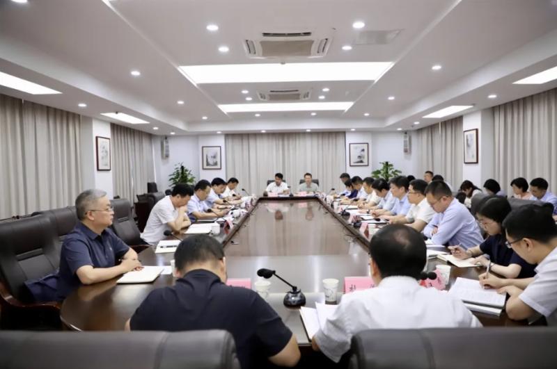 丁纯对全市新提拔干部、年轻干部、关键岗位干部提出要求